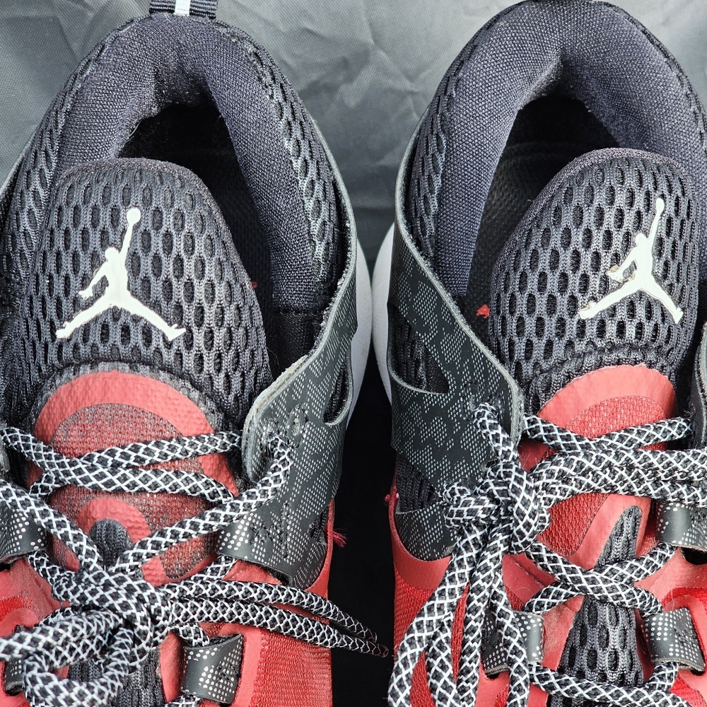 Air Jordan RARE Flight Runner Sneakers Mens 11 Red Burgundy 631606601 - Picture 2 of 9